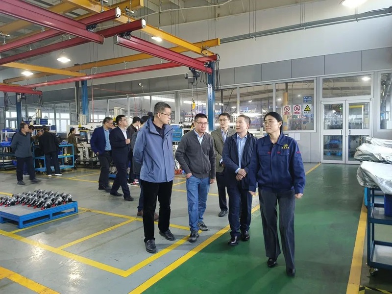 青島力克川液壓機(jī)械有限公司協(xié)辦國家標(biāo)準(zhǔn)審查會(huì)議在青島勝利召開！5.jpg